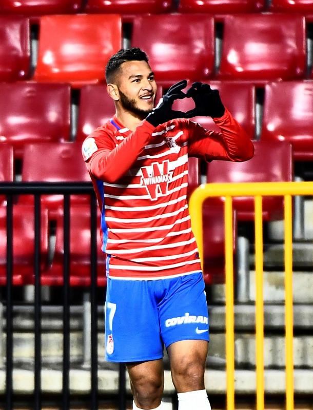 Luis Súarez, Germán y Gonalons celebran el 1-0, anotado por el delantero colombiano.
