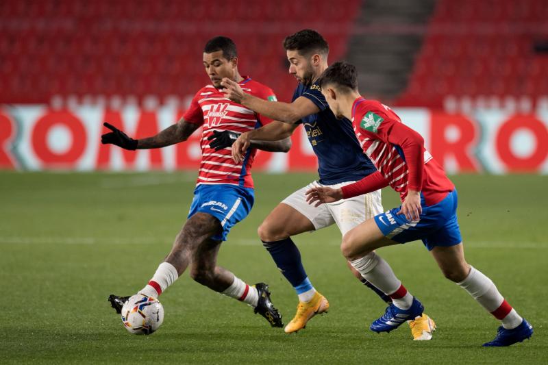 Luis Súarez, Germán y Gonalons celebran el 1-0, anotado por el delantero colombiano.