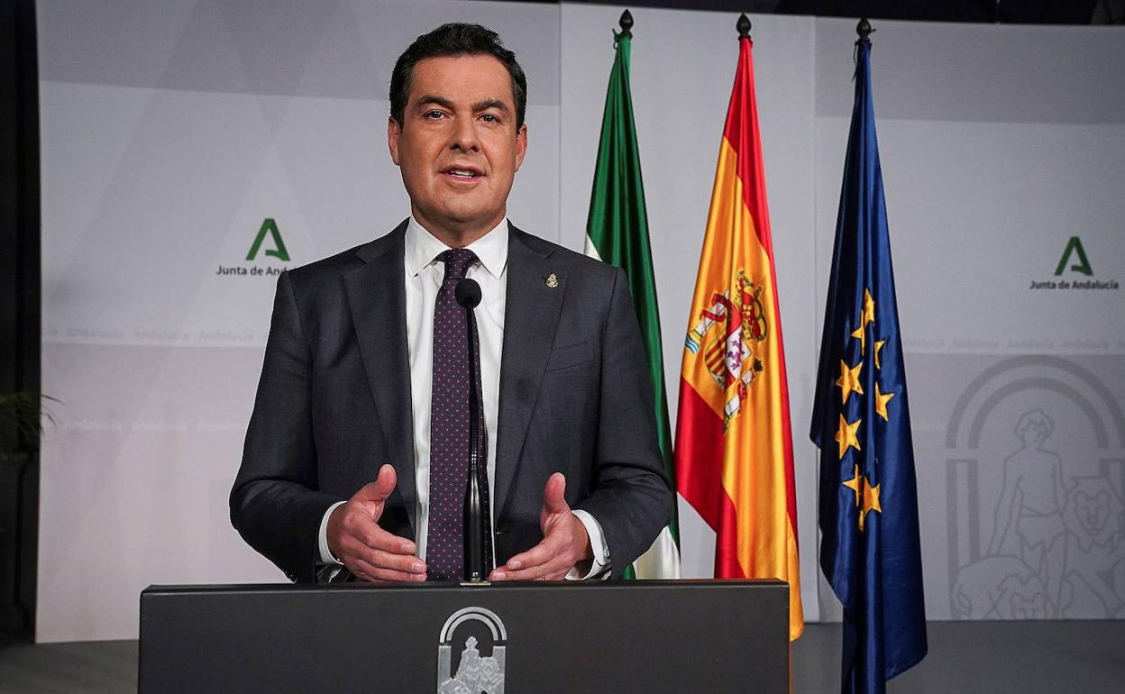 El presidente de la Junta de Andalucía, Juanma Moreno, anunció ayer las nuevas restricciones tras la reunión del comité de expertos. 