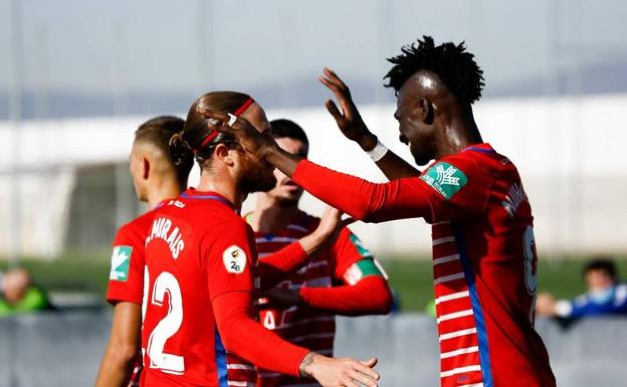 Nuha Marong celebra uno de sus goles de este curso. 