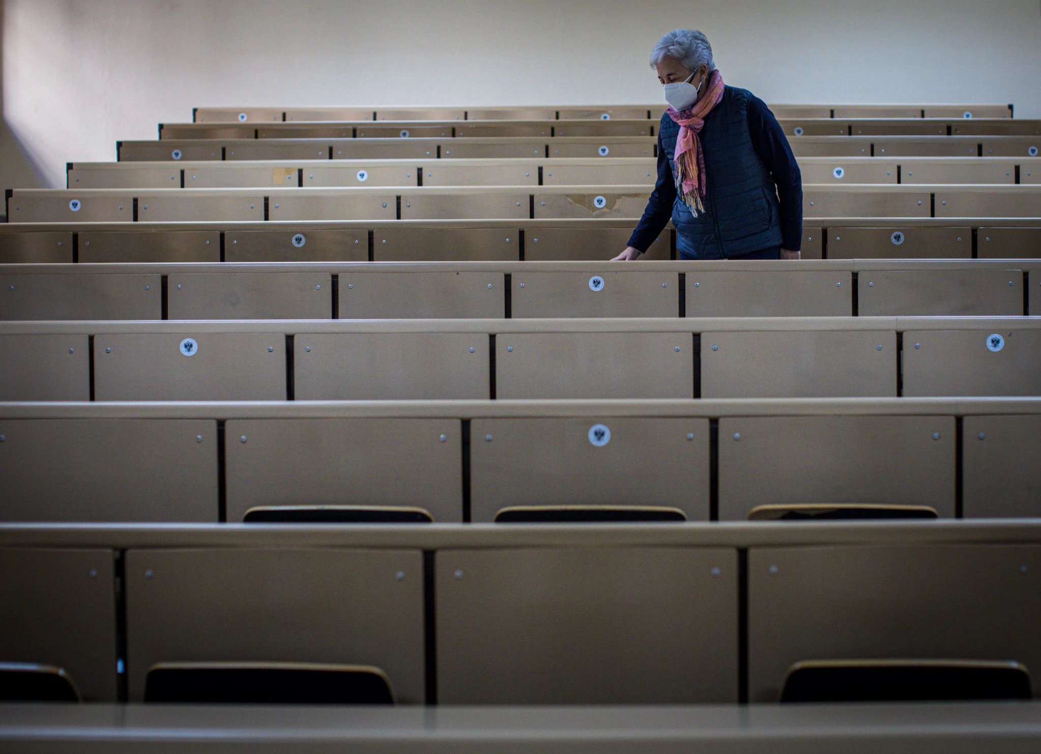 Los estudiantes acuden a los primeros exámenes pese a la apuesta de la UGR por pruebas «preferentemente no presenciales»