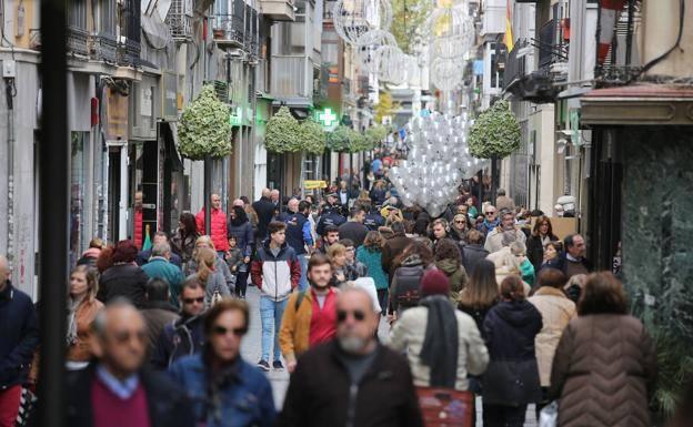 ¿Qué negocios pueden abrir después de las 18.00 horas en Granada?