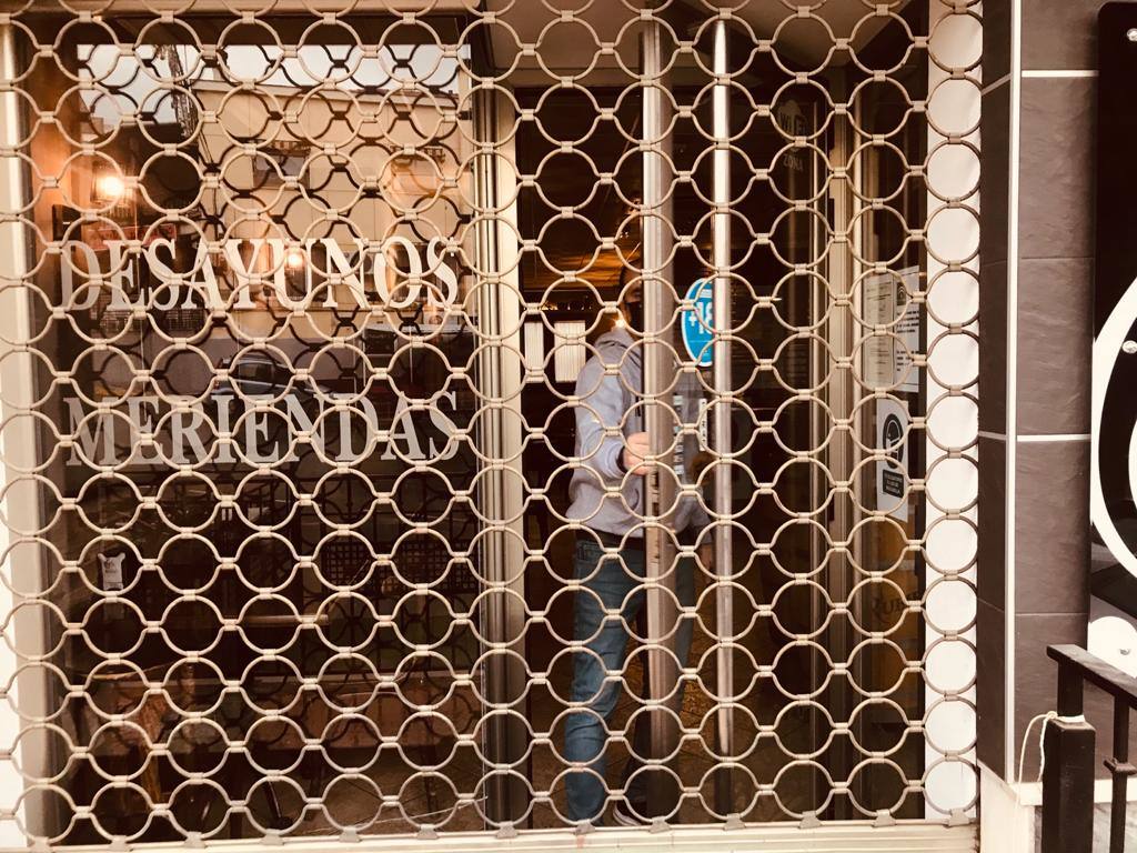 La cafetería Latino, uno de los negocios que ha tenido que echar el cierre. 