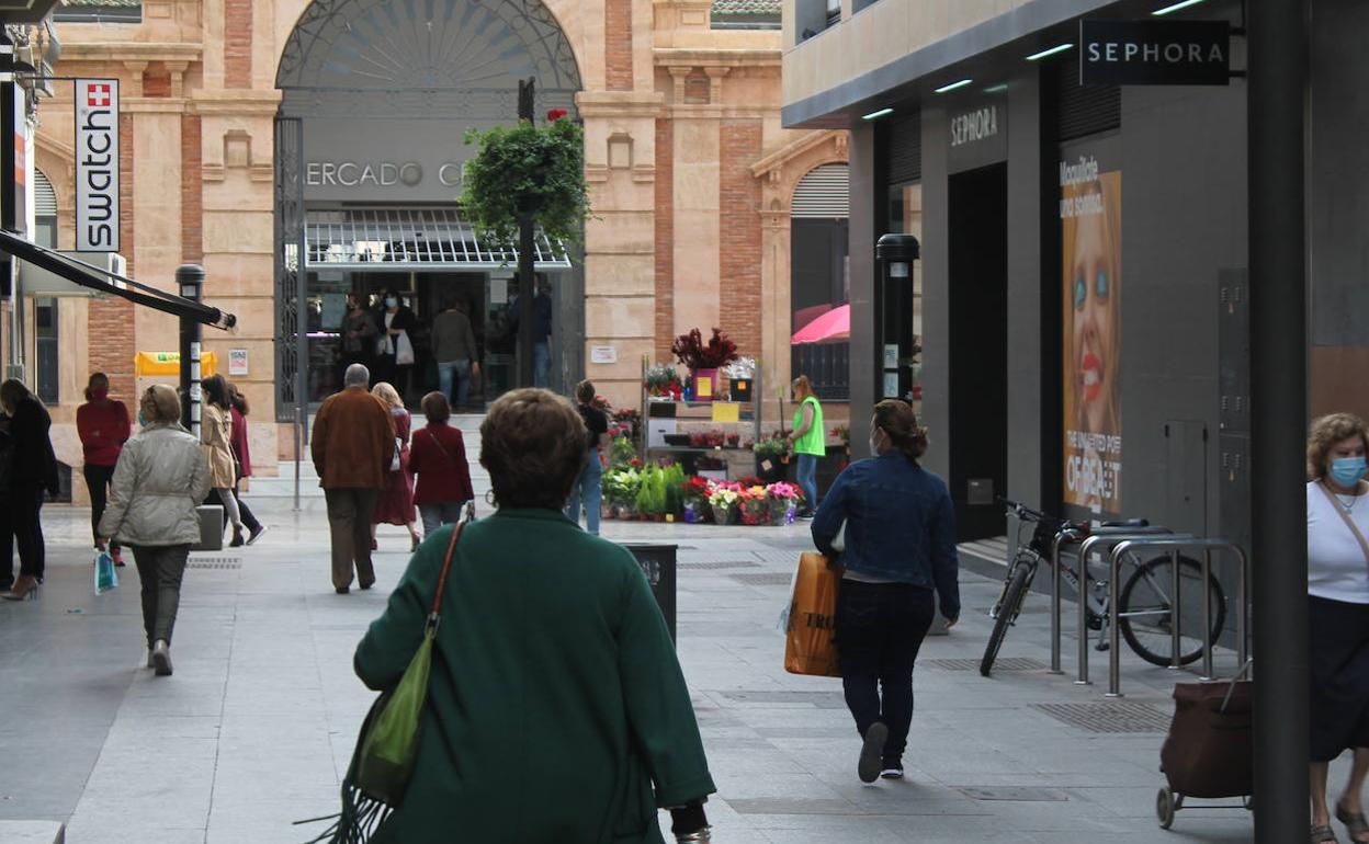 Acceso al Mercado Central de Almería, en el centro de la capital. 