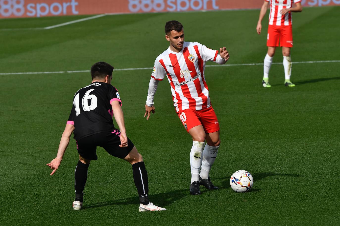 Los goles de Samu y Sadiq no bastan para llevarse los tres puntos.