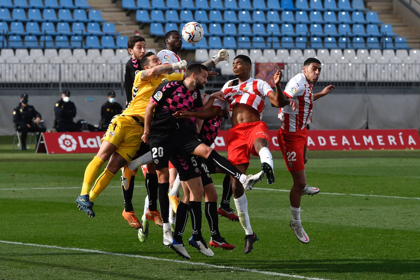 Los goles de Samu y Sadiq no bastan para llevarse los tres puntos.