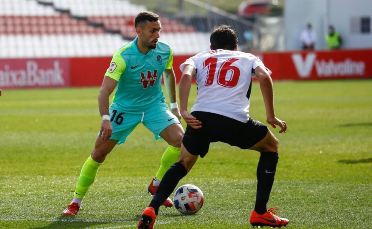 Alberto López en su 'redebut' con el Recreativo Granada en Sevilla. 