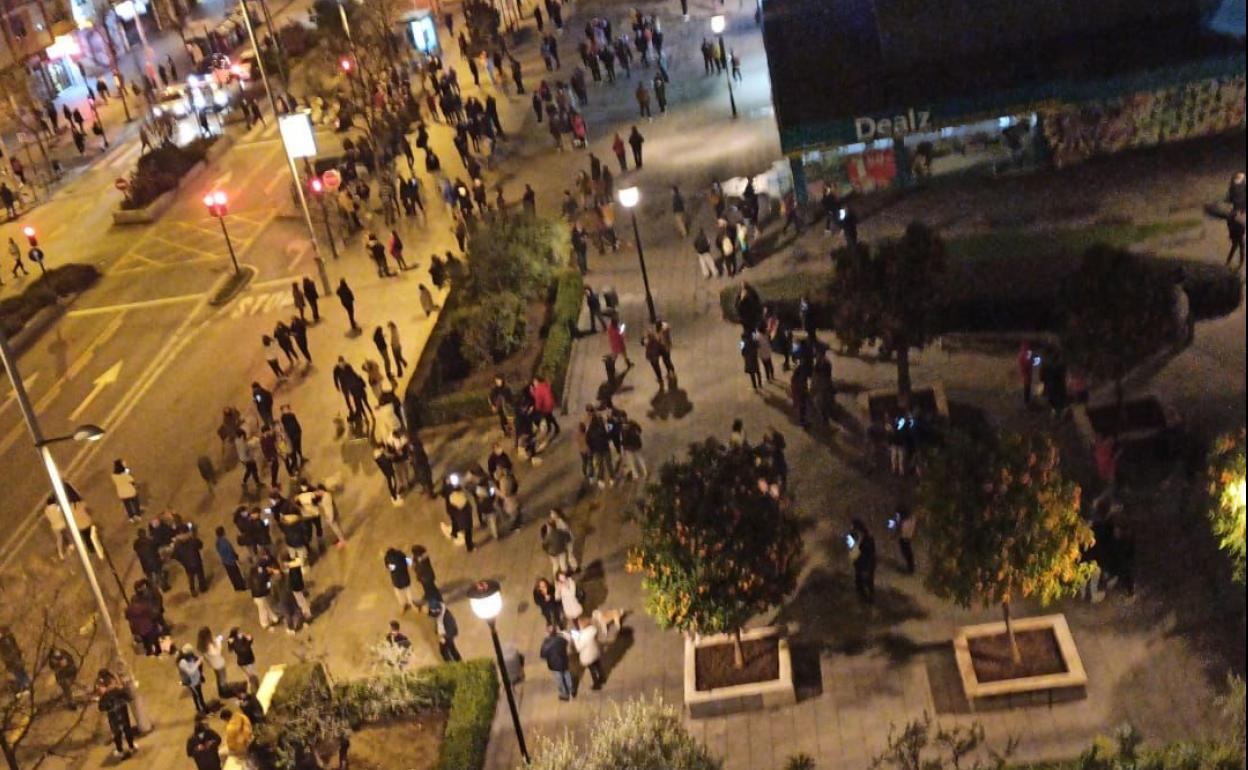 Camino de Ronda, en Granada, plagado de personas tras los terremotos.