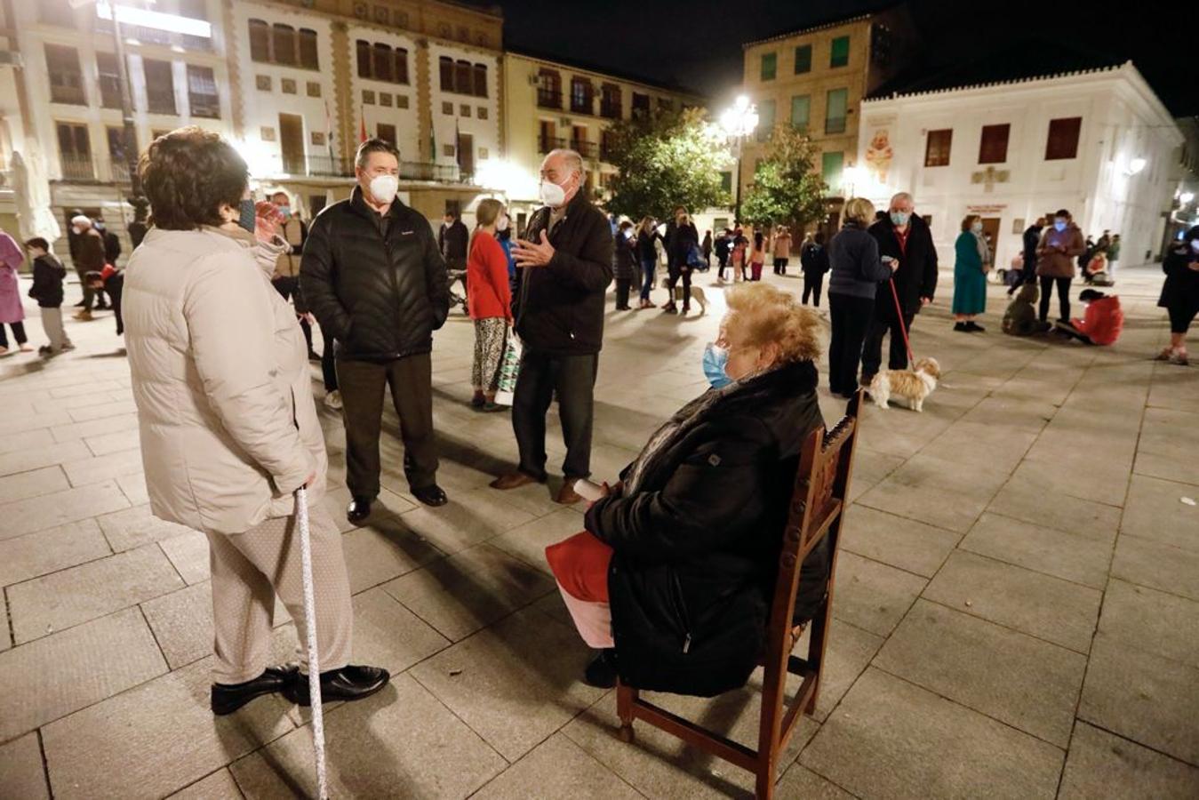 Cientos de personas, en las calles de Santa Fe tras los terremotos.