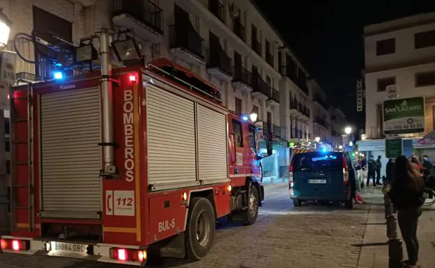 Los alcaldes de Atarfe y Santa Fe: «Hay gente asustada que se ha ido en coche a descampados»