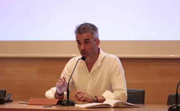 El presidente del Colegio de Aparejadores y Arquitectos Técnicos de Granada, Miguel Castillo. 