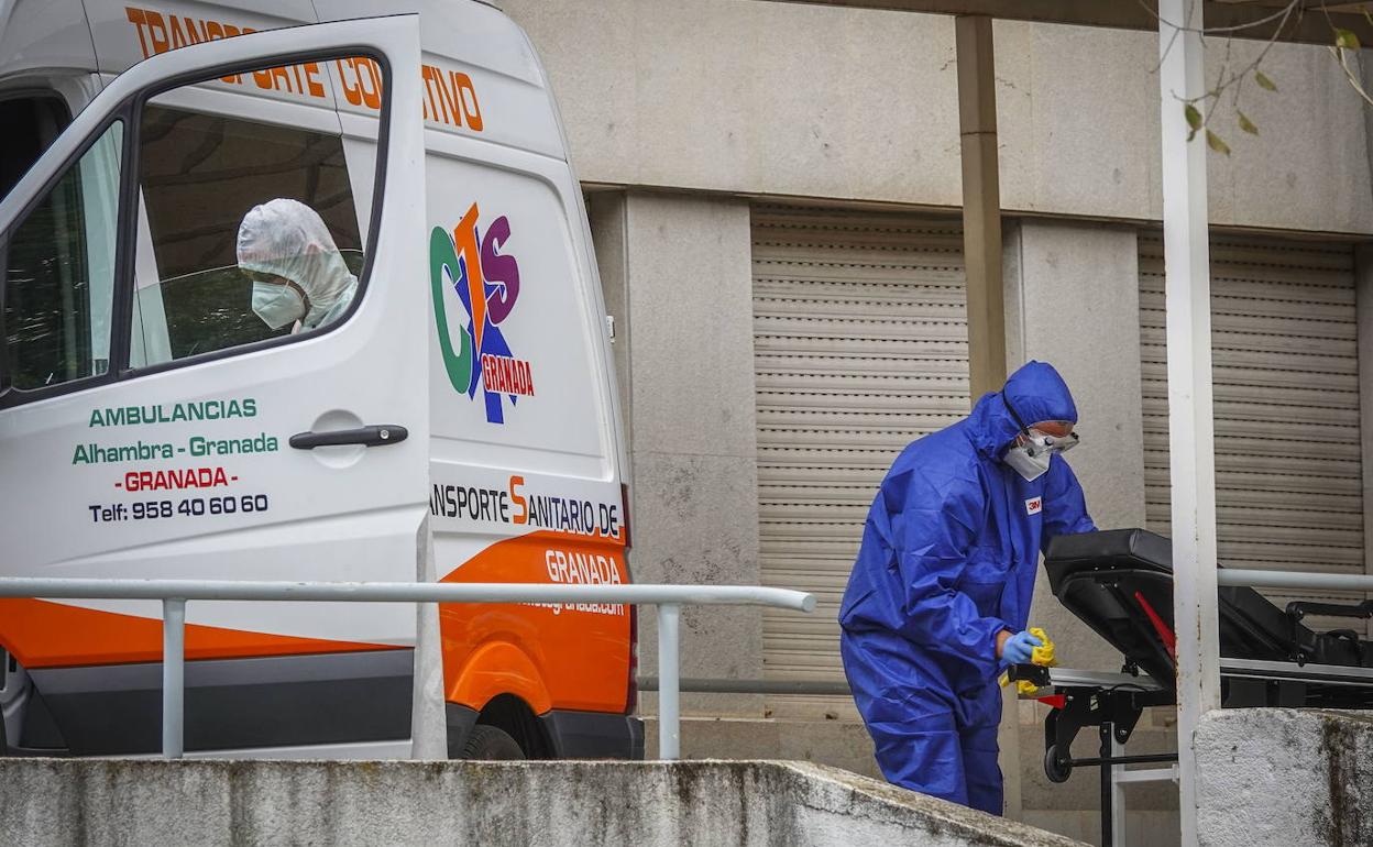 Coronavirus en Granada | La pandemia aprieta con 17 muertos y 70 ingresos en un día