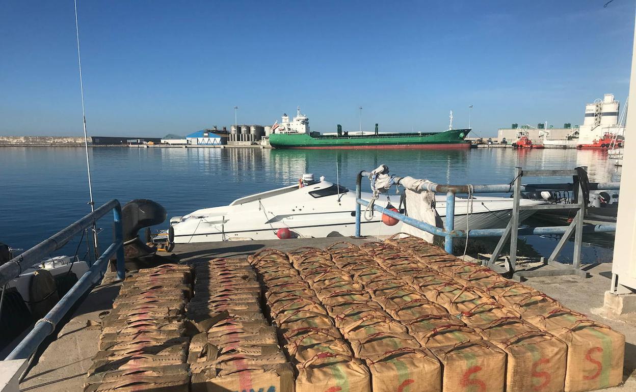 Granada | las restricciones y el confinamiento no alivian la presión de los narcos en la costa | ideal