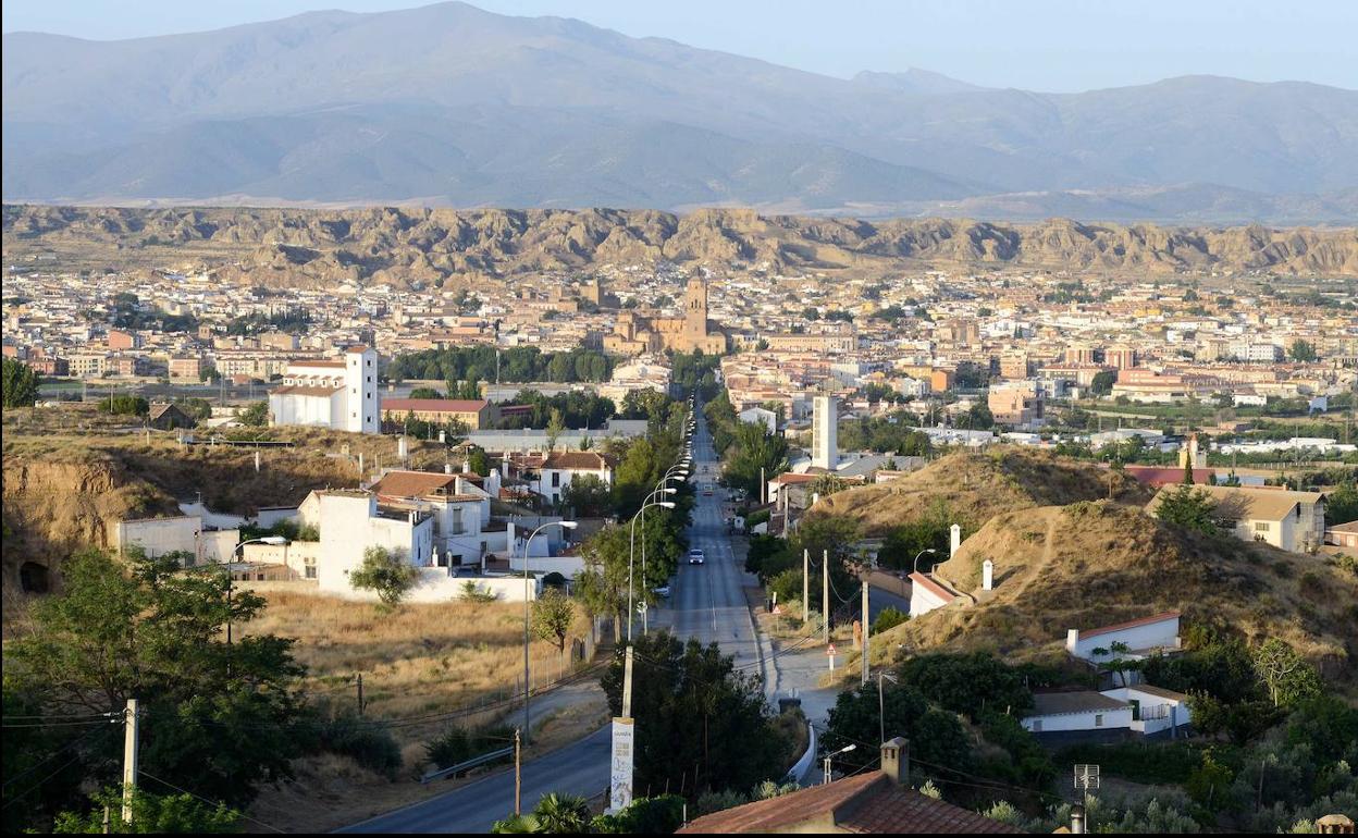 Pandemia covid en Granada | La Junta cierra bares esta semana en 16 pueblos más, entre ellos Guadix, Las Gabias y Maracena