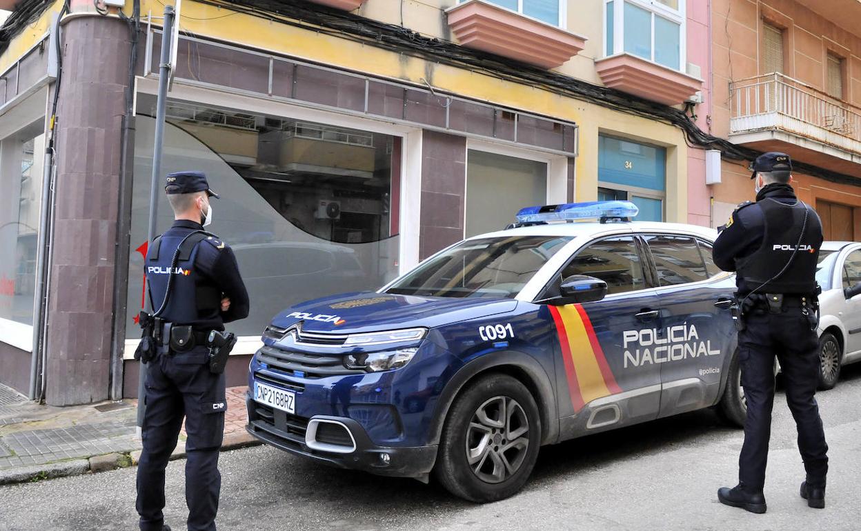 Bloque donde se ha cometido el crimen, en la calle Santiago de Linares-