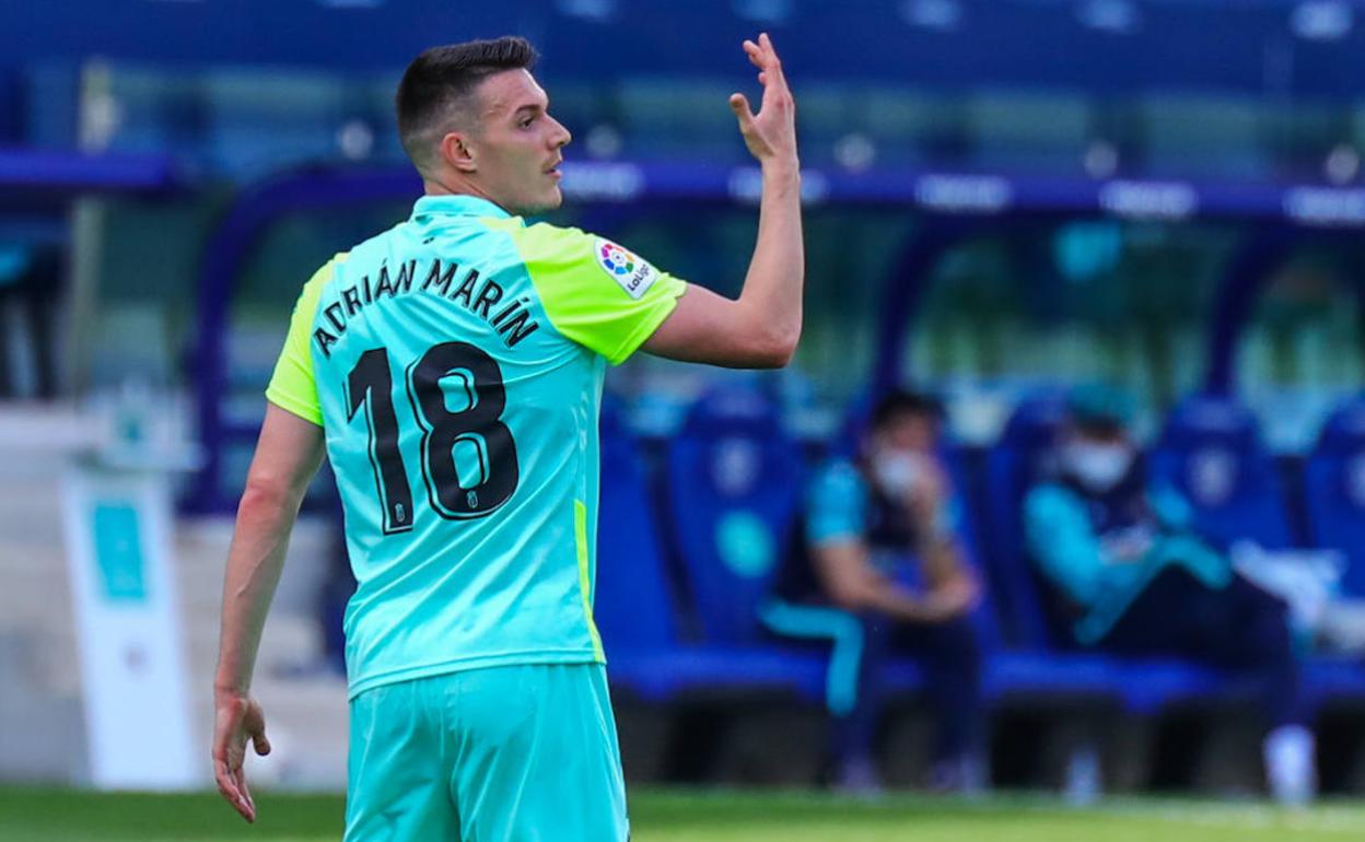 Adrián Marín durante su debut como rojiblanco. 