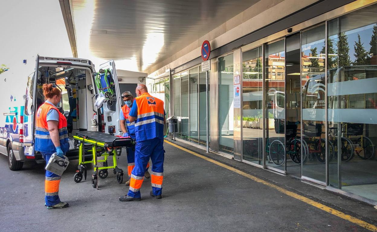 Los positivos por coronavirus caen un 36% en Granada en la última semana