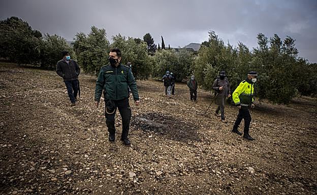 Sin pistas de Manuel tras una intensa jornada de búsqueda con drones, perros y más de 150 voluntarios