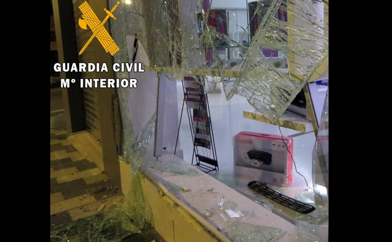 Detienen tras una persecución en Almería al autor de una docena de robos por alunizaje