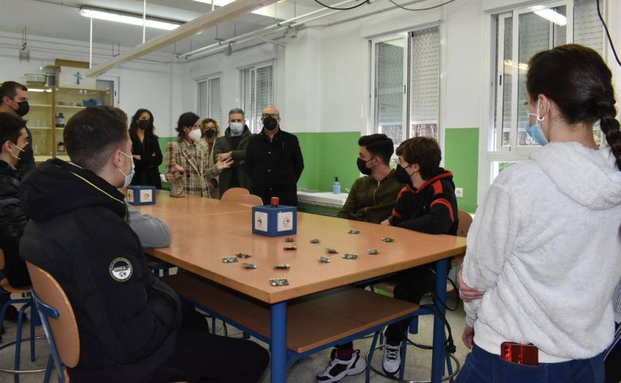 Visita de Maribel Lozano y Antonio Sutil al IES Acebuche de Torredonjimeno.