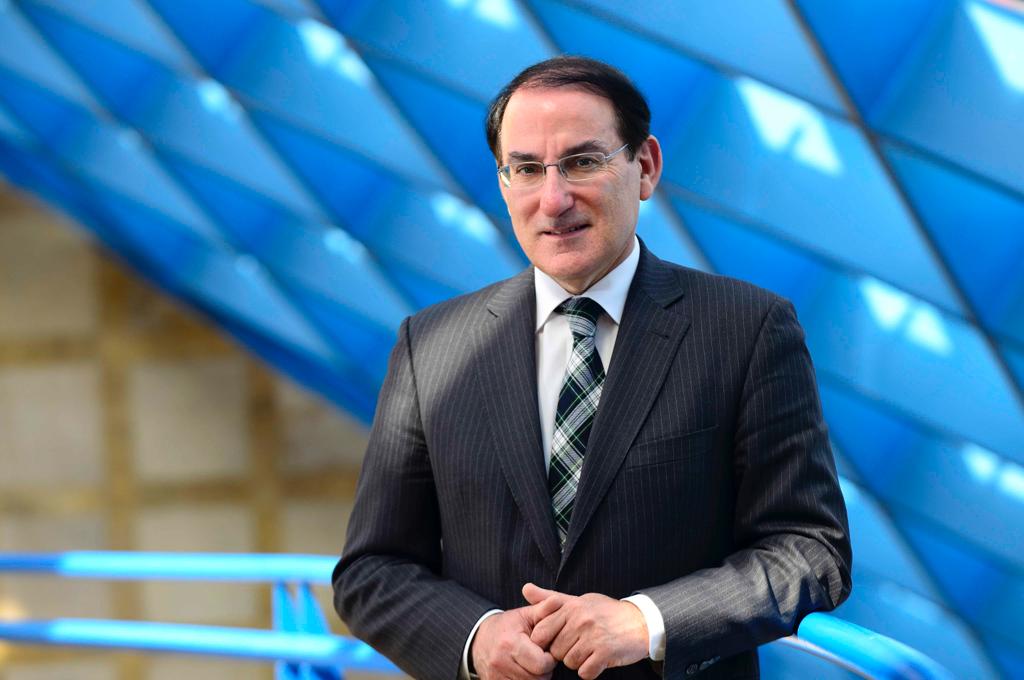 González de Lara considera que Granada no puede quedar descolgada del corredor mediterráneo. 