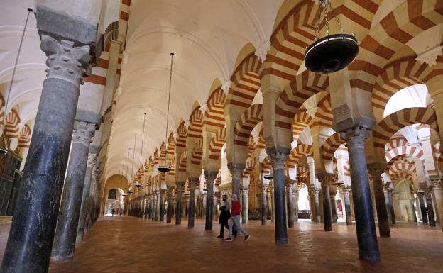 La Mezquita de Córdoba fue inmatriculada en 2006 por la Iglesia católica. 