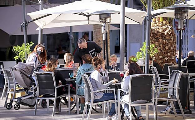 La capital y 38 pueblos de Granada podrán aliviar restricciones desde este mismo sábado