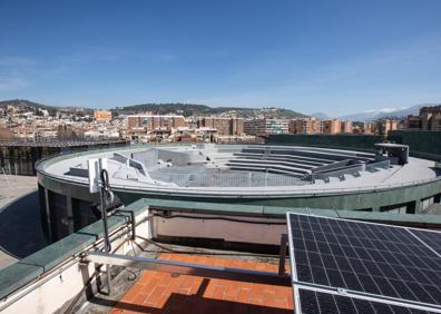 Imagen secundaria 1 - El Palacio de Congresos plantea un gran anfiteatro cubierto por una cúpula de vidrio