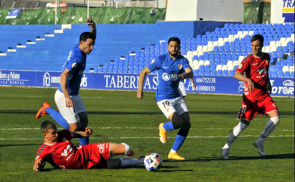 El Linares espera romper la buena racha de los almerienses en Linarejos dentro de dos domingos. 