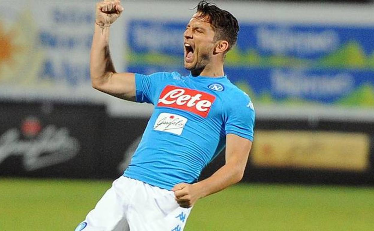Mertens celebrando una victoria del Nápoles. 