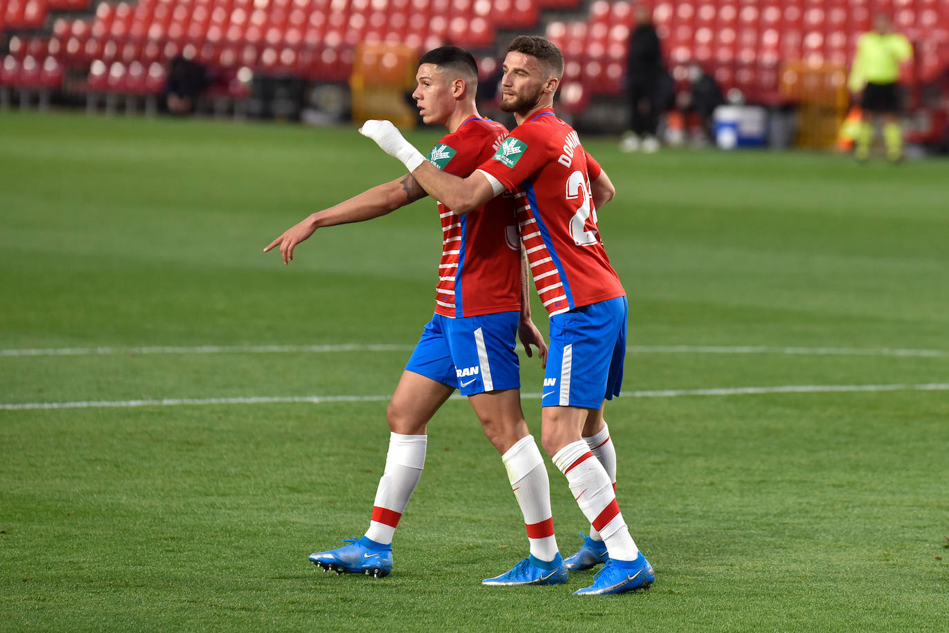 Fotos: Las mejores imágenes del Granada-Elche
