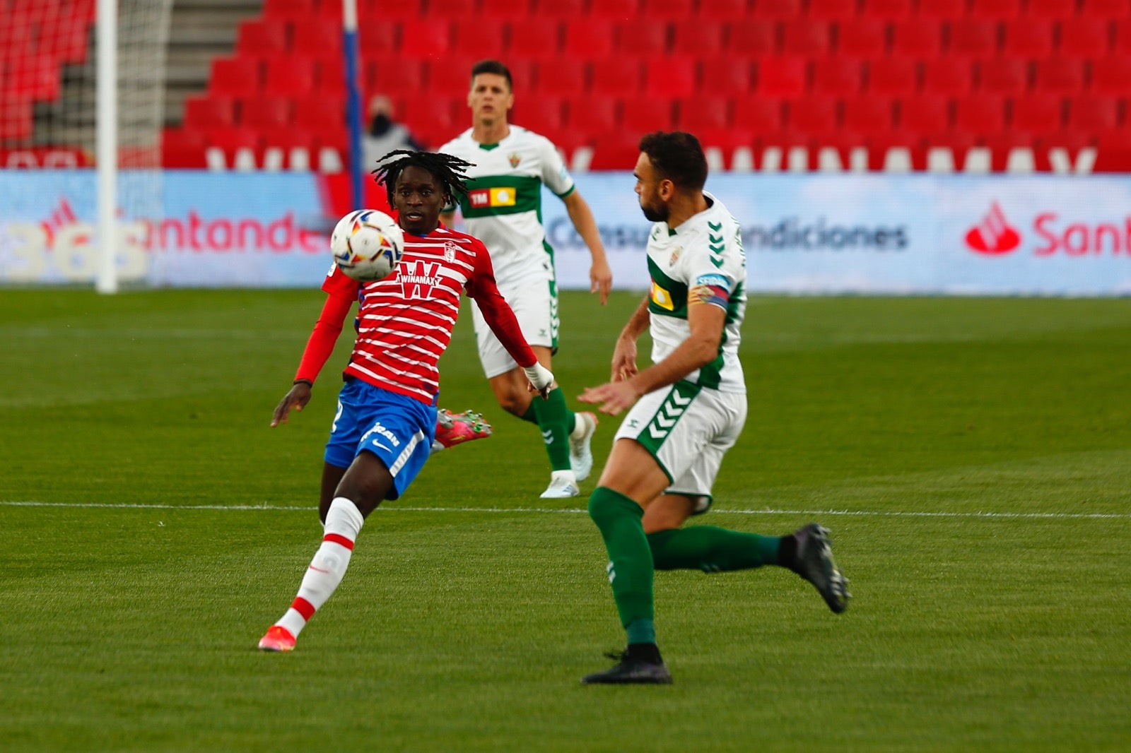 Fotos: Las mejores imágenes del Granada-Elche