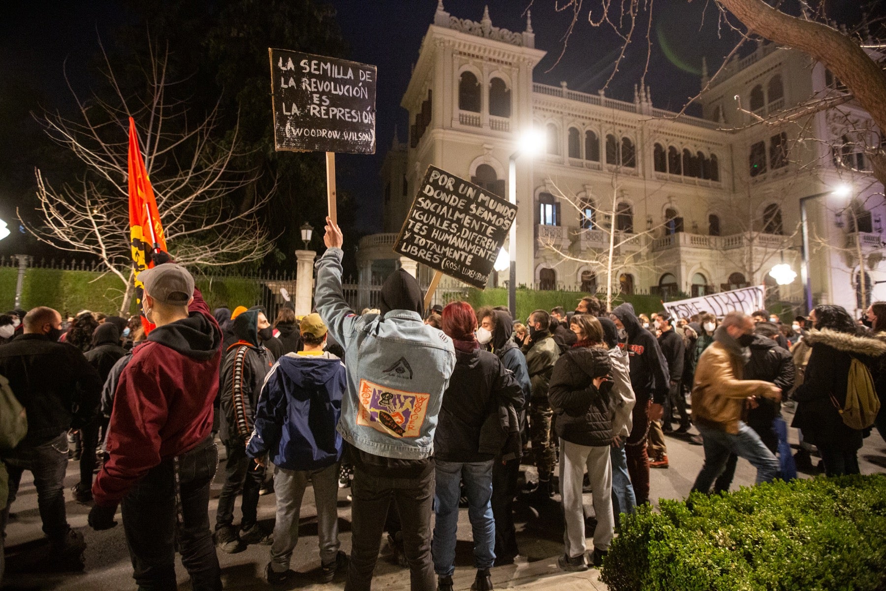 Manifestación entre Puerta Real y la Subdelegación del Gobierno.