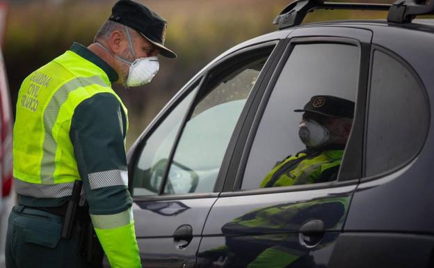 Restricciones en Andalucía | La Junta decide cómo relajar sus restricciones de movilidad o comercio