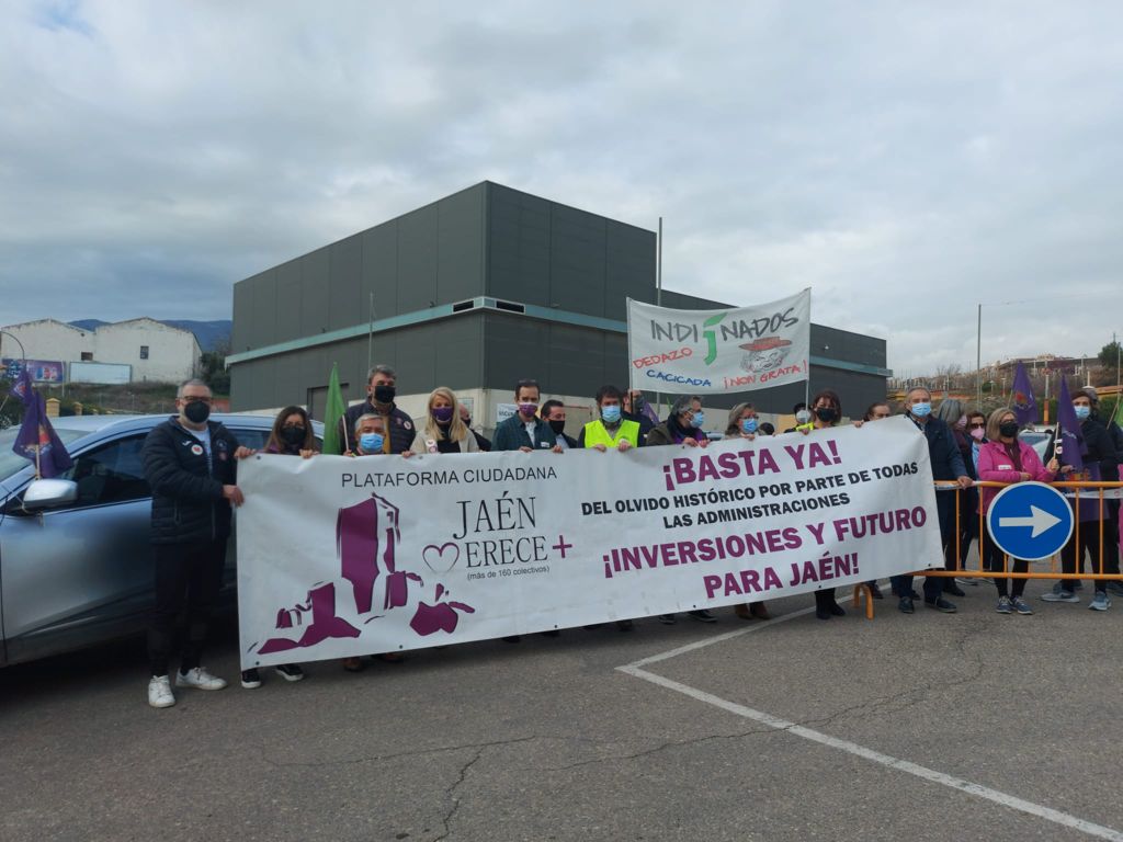 Las plataformas de la provincia convocantes expresan su malestar al no dejarles parar en Santa Elena, lo que habría cortado el tráfico en la A-4