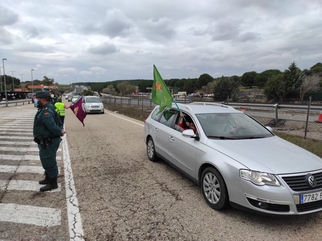 Las plataformas de la provincia convocantes expresan su malestar al no dejarles parar en Santa Elena, lo que habría cortado el tráfico en la A-4