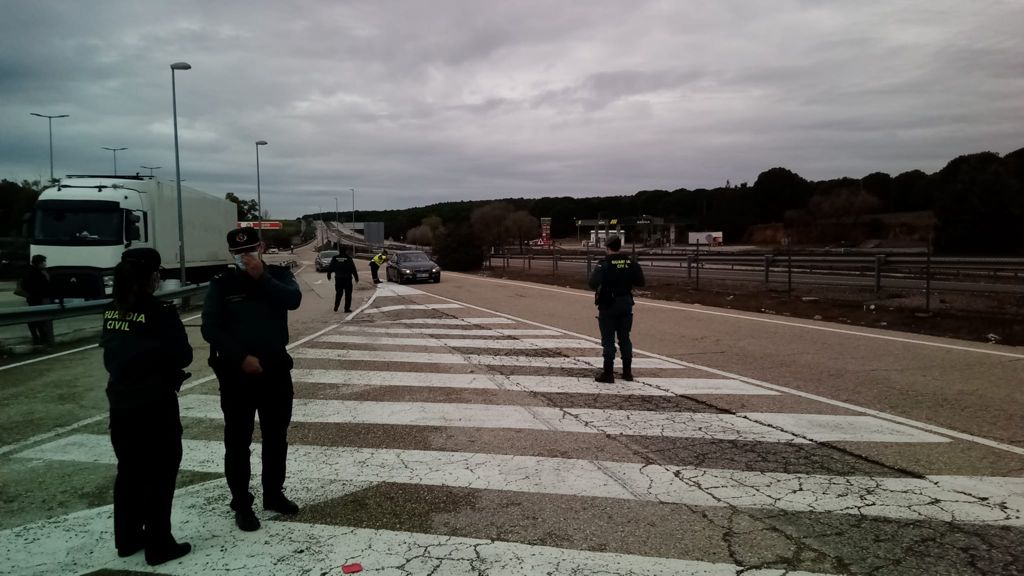 Las plataformas de la provincia convocantes expresan su malestar al no dejarles parar en Santa Elena, lo que habría cortado el tráfico en la A-4