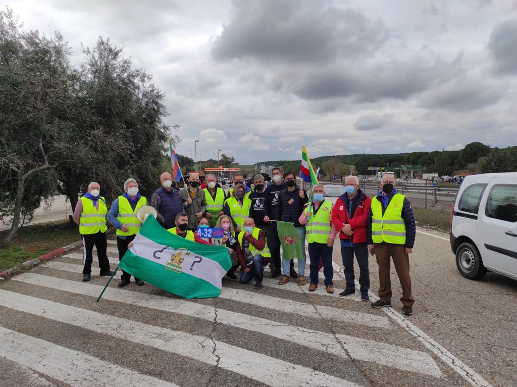 Las plataformas de la provincia convocantes expresan su malestar al no dejarles parar en Santa Elena, lo que habría cortado el tráfico en la A-4