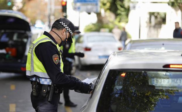 Sanidad y Andalucía ultiman restricciones de «movilidad y contacto social» para Semana Santa