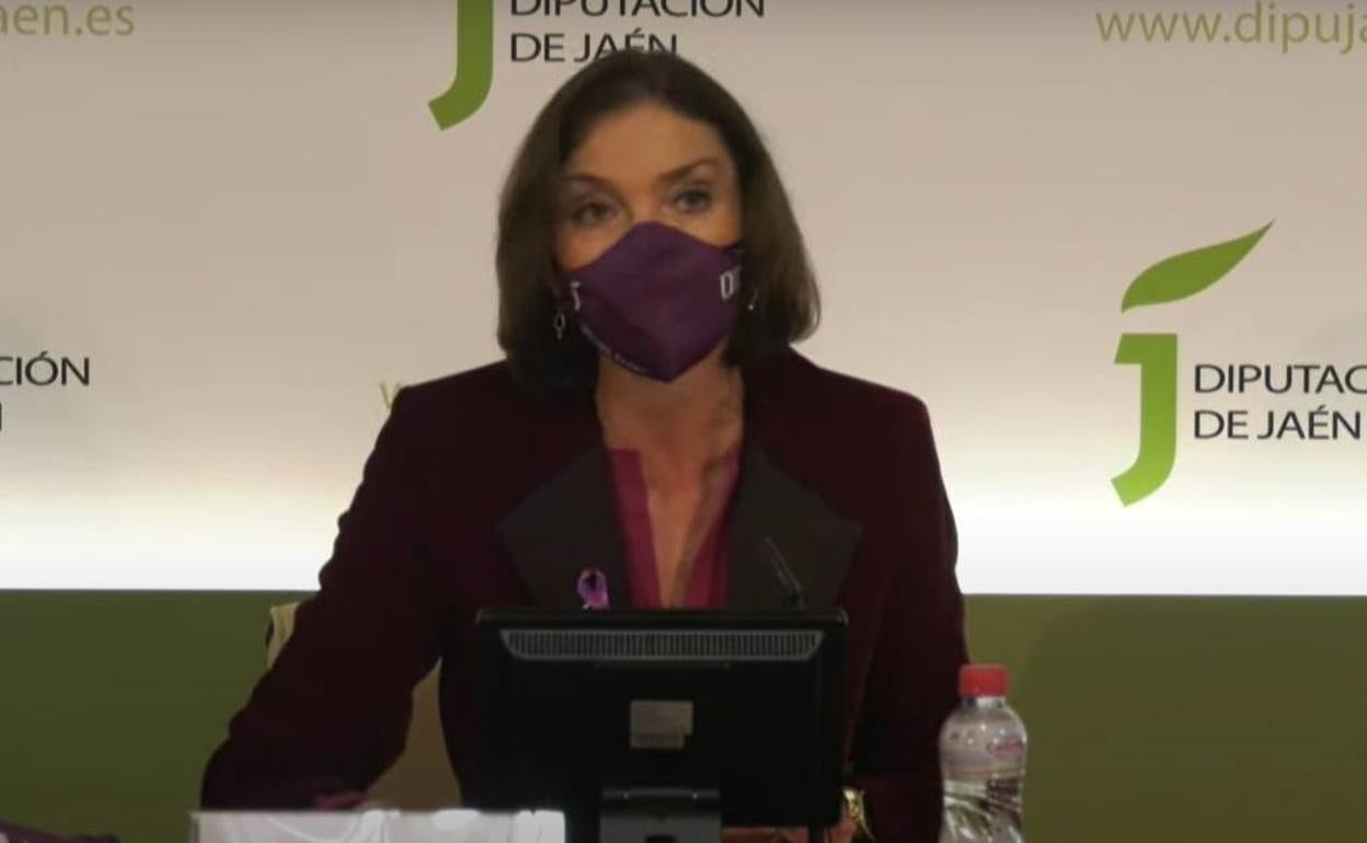 La ministra durante su intervención en la rueda de prensa telemática. 