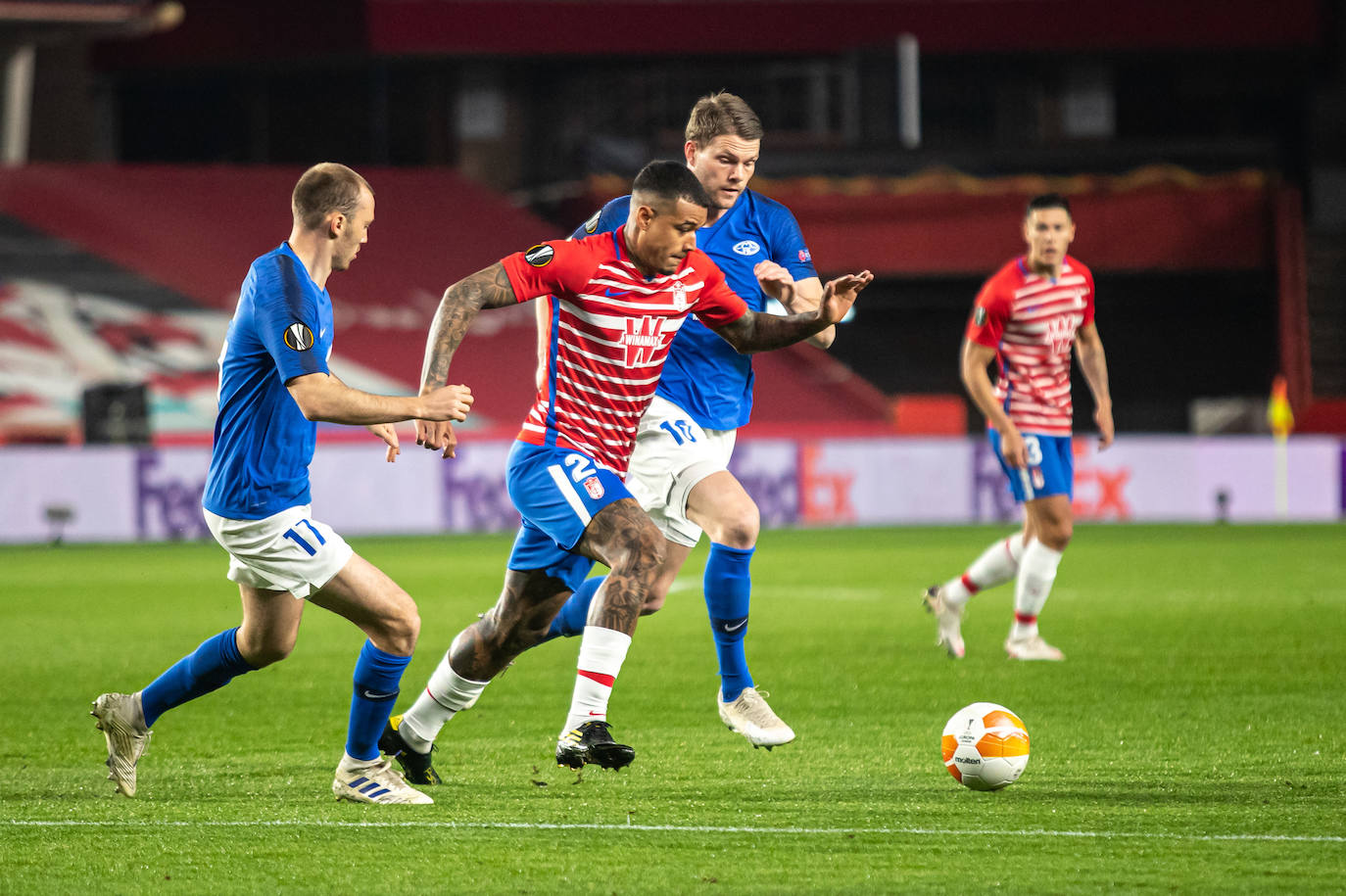 Fotos: Las mejores imágenes del partido Granada-Molde de Europa League