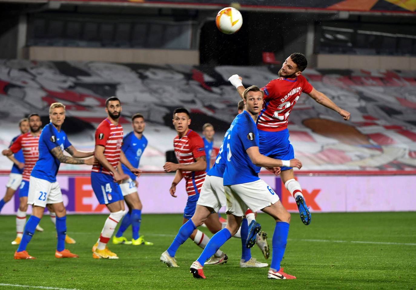 Fotos: Las mejores imágenes del partido Granada-Molde de Europa League