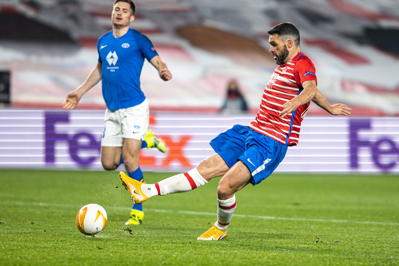 Fotos: Las mejores imágenes del partido Granada-Molde de Europa League