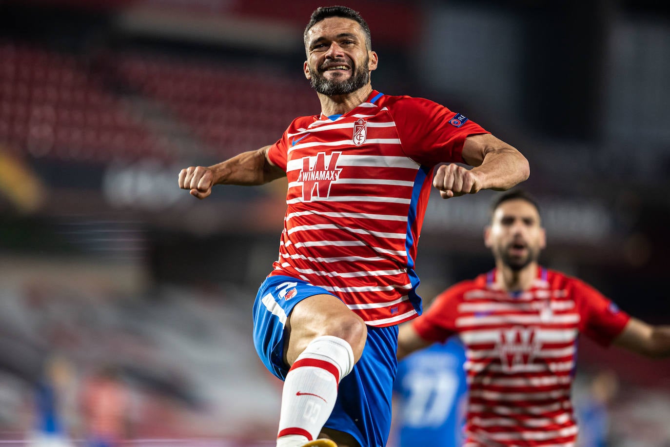 Fotos: Las mejores imágenes del partido Granada-Molde de Europa League