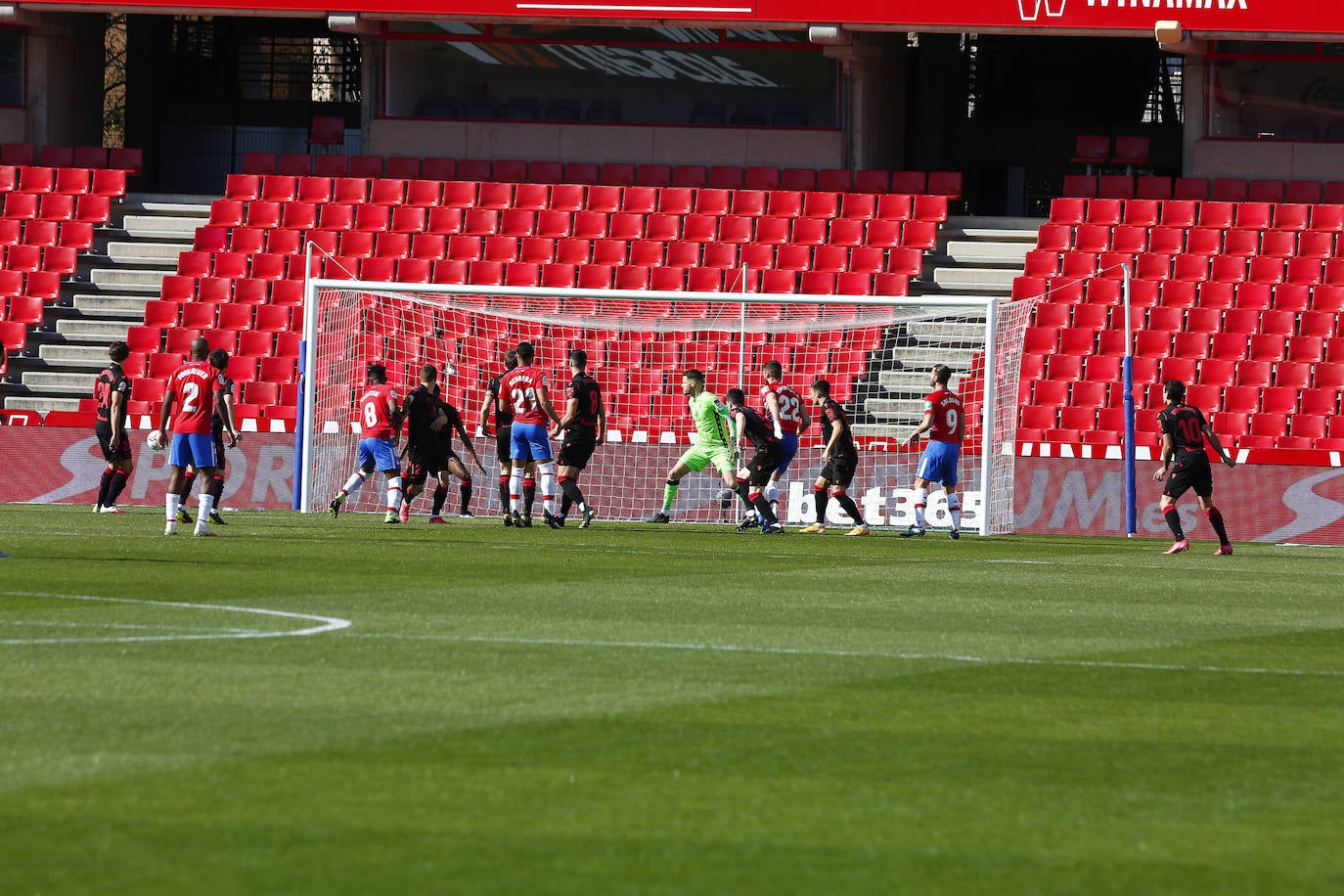 Fotos: Las mejores imágenes del Granada CF - Real Sociedad