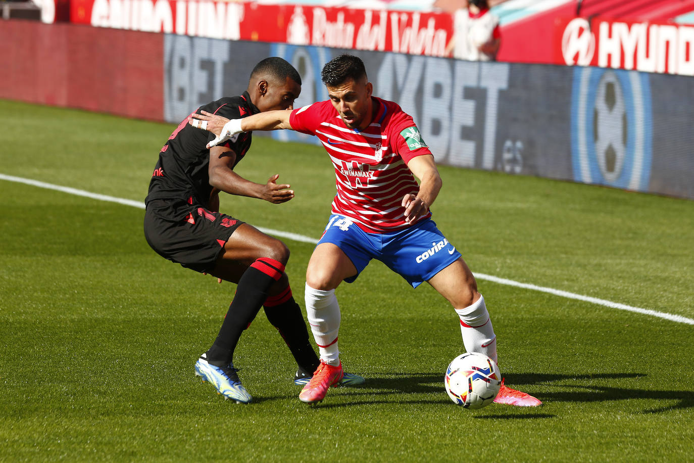 Fotos: Las mejores imágenes del Granada CF - Real Sociedad