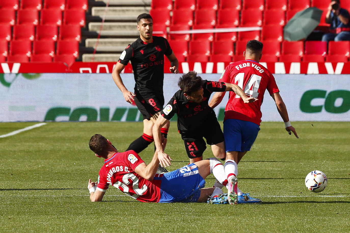 Fotos: Las mejores imágenes del Granada CF - Real Sociedad