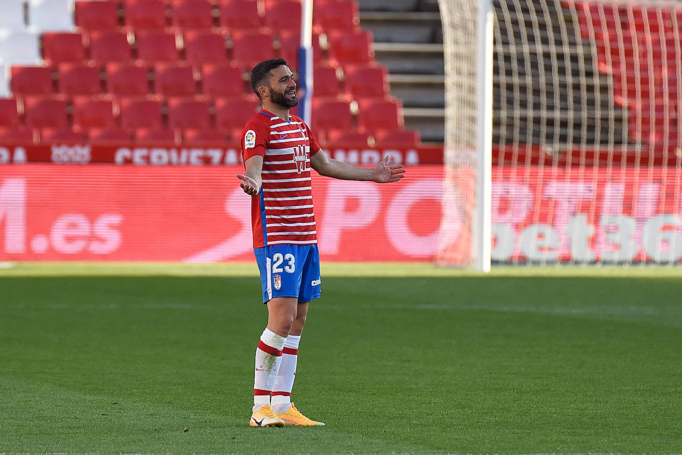 Fotos: Las mejores imágenes del Granada CF - Real Sociedad