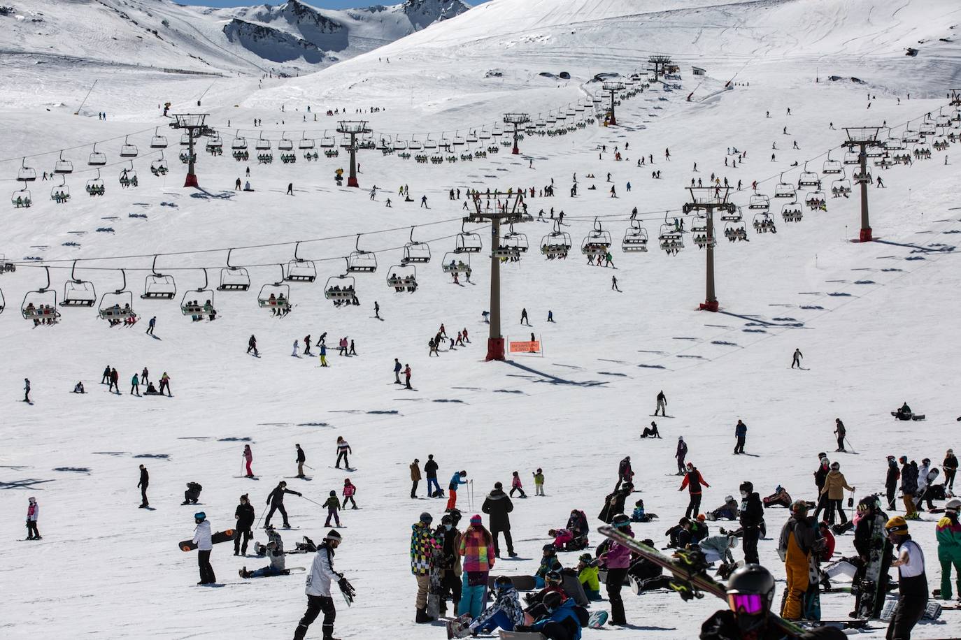 La ocupación hotelera en la estación de esquí se queda bajo mínimos entre semana en un 15% y el sábado y el domingo llega hasta un 30%