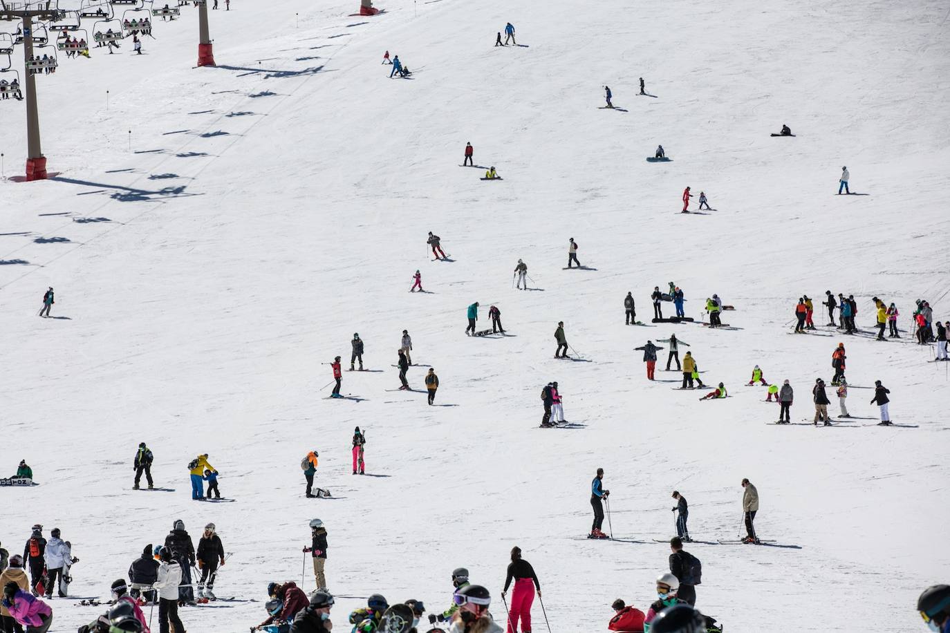 La ocupación hotelera en la estación de esquí se queda bajo mínimos entre semana en un 15% y el sábado y el domingo llega hasta un 30%